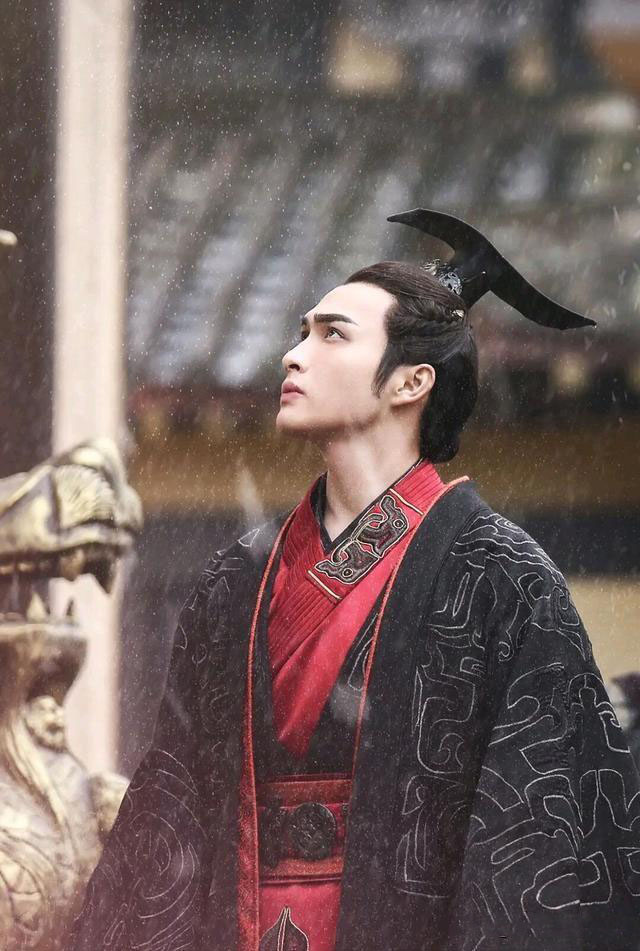张彬彬新剧或来袭!合作31岁女明星,原著人气很高,能火 1 20230326 01